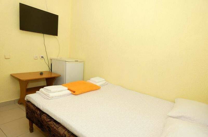 Трёхместный номер «С удобствами»