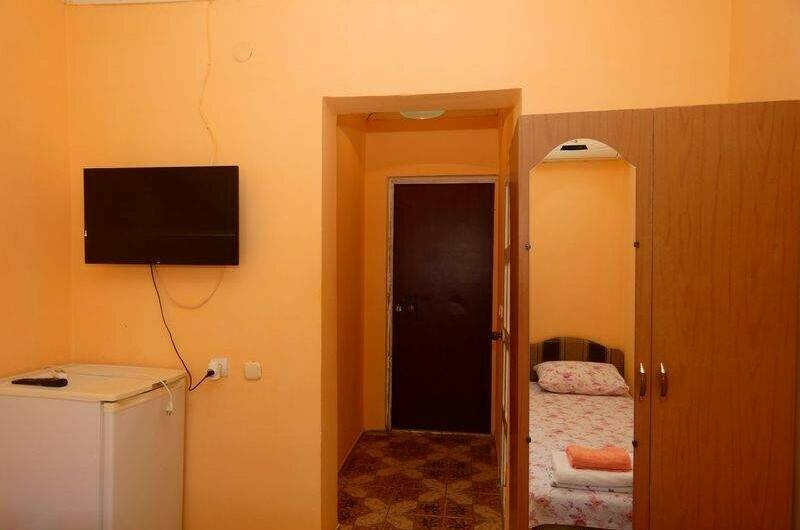 Трёхместный номер «С удобствами»