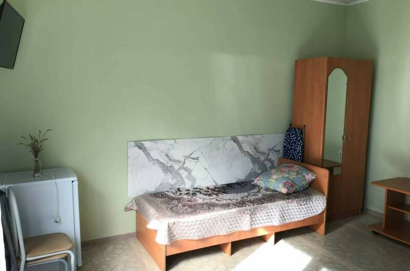 Комната для трех