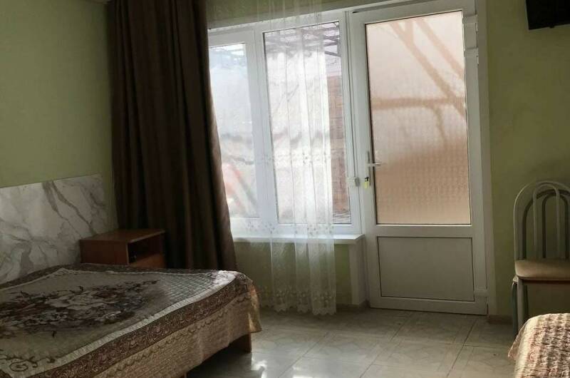 Комната для трех