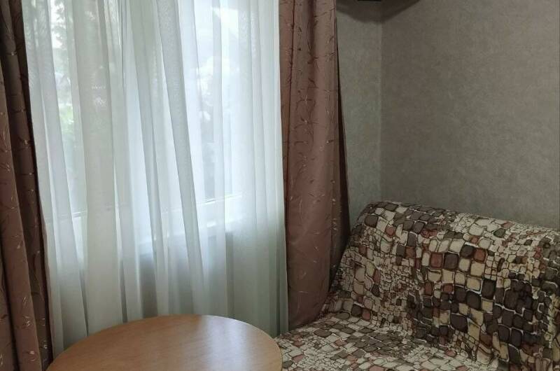 Комнаты с удобствами без холодильника (№ 2, 3)