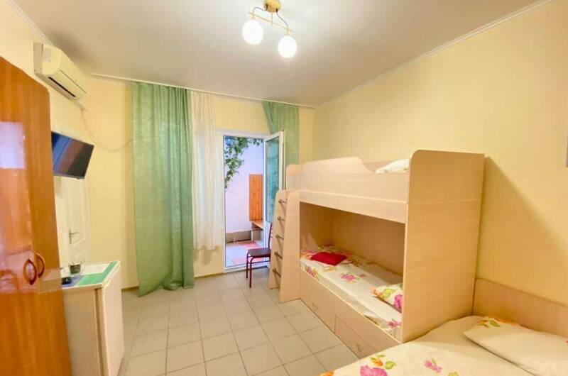 5 ти местный с балконом