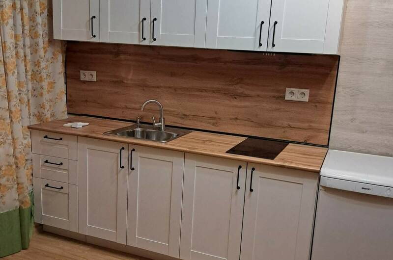 Двухкомнатный номер с кухней и отдельным балконом