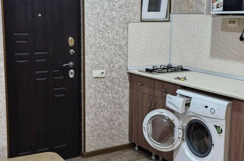 2 комнатная квартира на 3 этаже с балконом