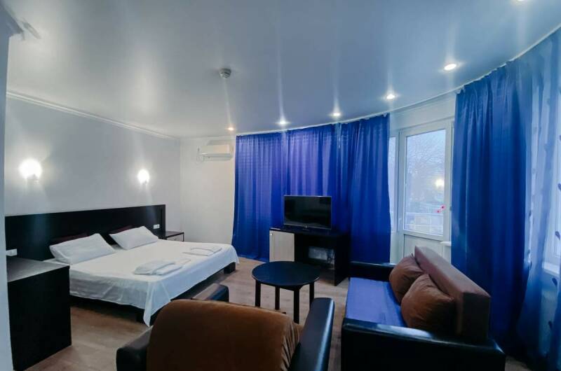 Семейный номер «Комфорт» с балконом