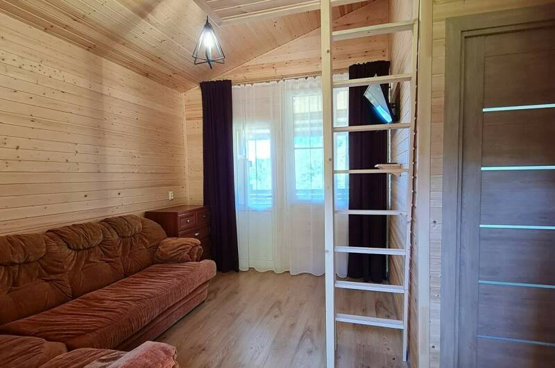 Двухкомнатный деревянный домик