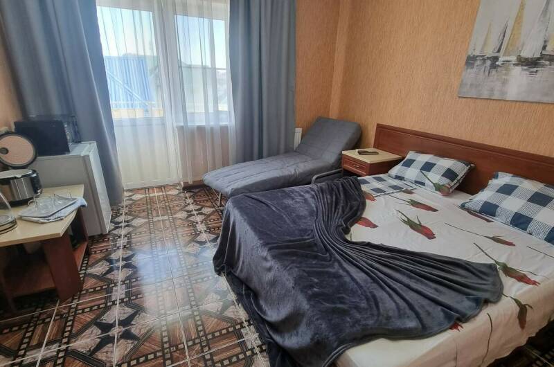 Трёхместная студия с кухонной зоной 301