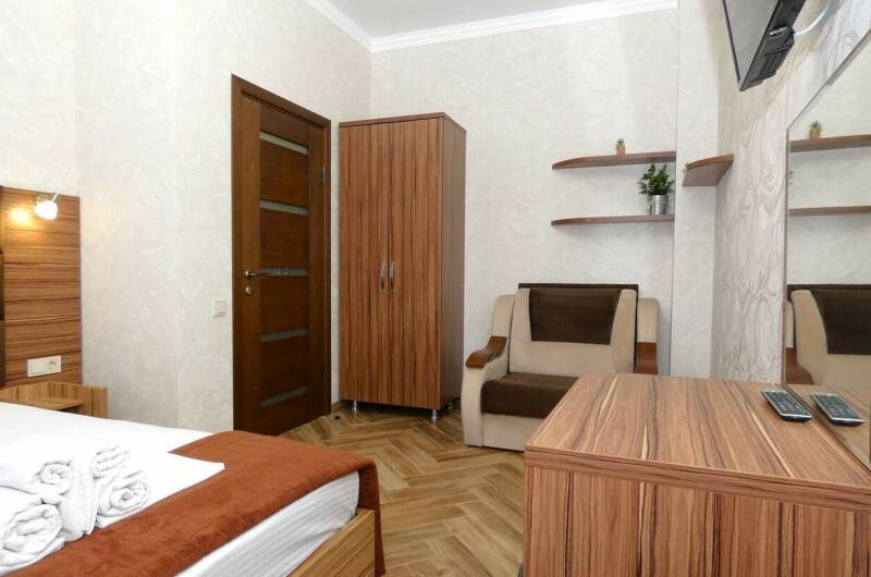 Двухкомнатный с кухней