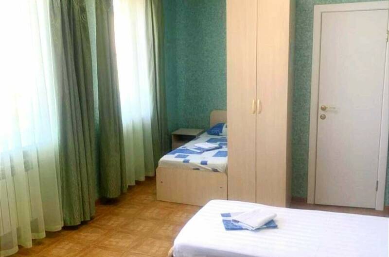 «Стандарт» 4-местный с балконом