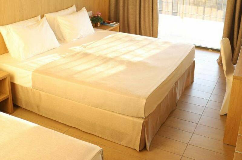 Трёхместный номер «Стандарт» с видом на море