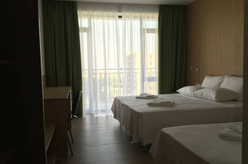 Трёхместный номер «Стандарт» с видом на море