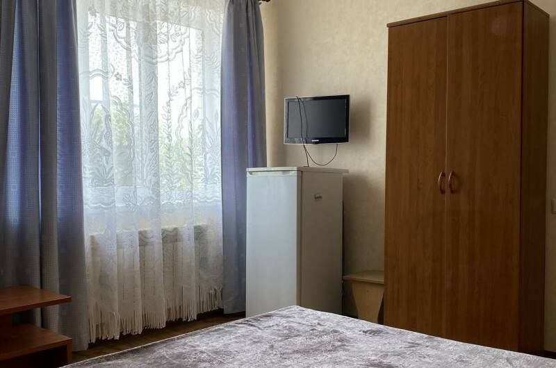 Трёхместная комната № 2