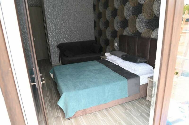 Семейный комфорт с выходом к бассейну