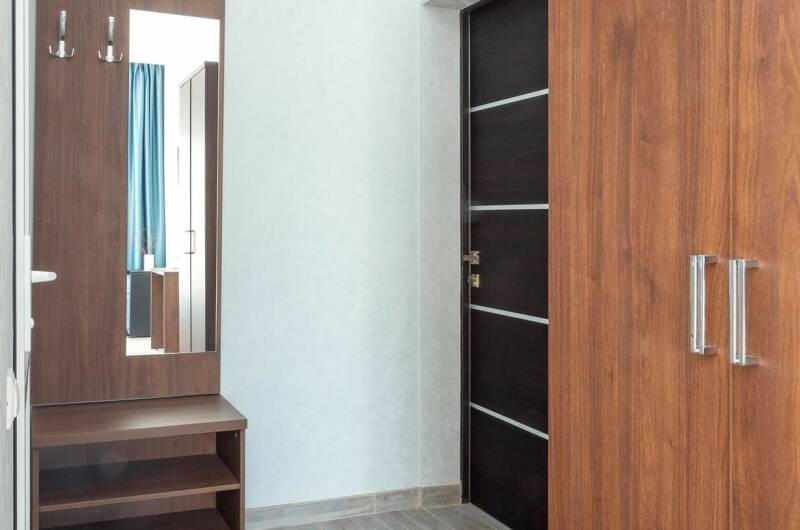 Семейный комфорт с выходом к бассейну