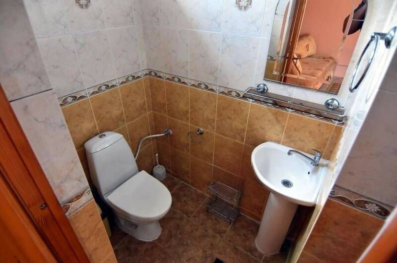 Двухкомнатный (кухня на два номера, 1-й этаж)