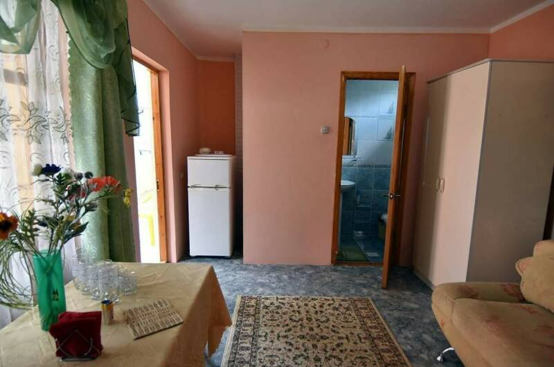 Двухкомнатный (кухня на два номера, 2-й этаж)