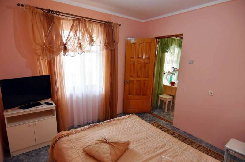 Двухкомнатный (кухня на два номера, 2-й этаж)