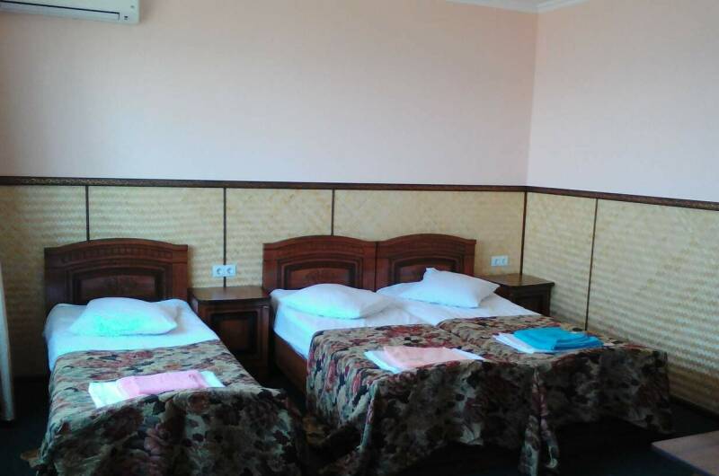 Трёхместный номер с видом на море