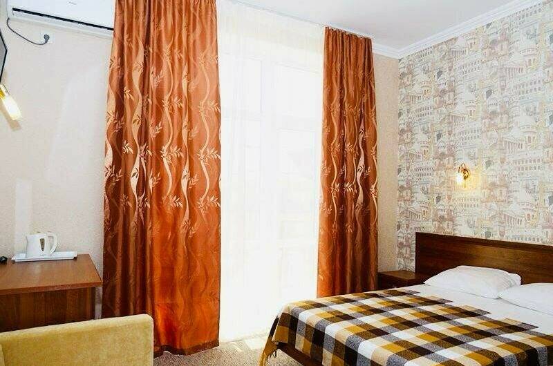 Трехместный с балконом (1, 2, 3 этажи)