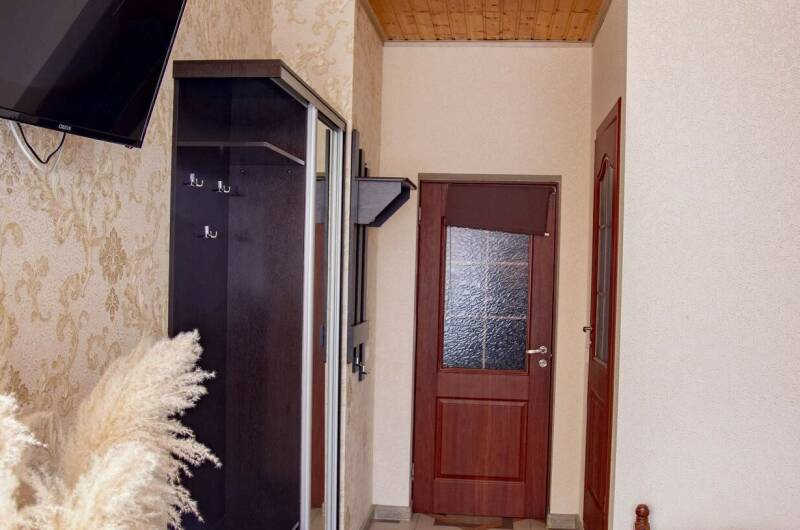 Однокомнатный «Семейный» с диваном на мансарде