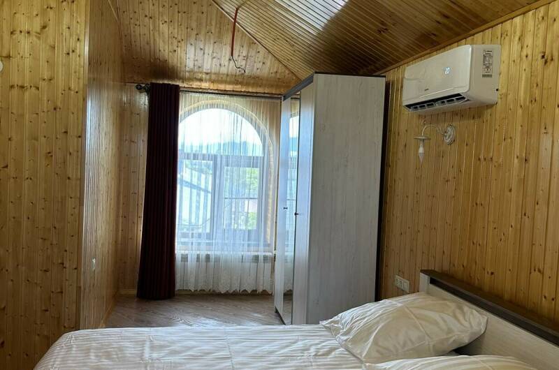 Четырёхместный номер «Стандарт» № 8