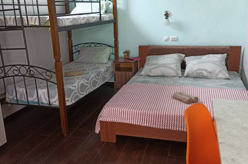 Трехместная «Студия № 3» (2-й этаж)