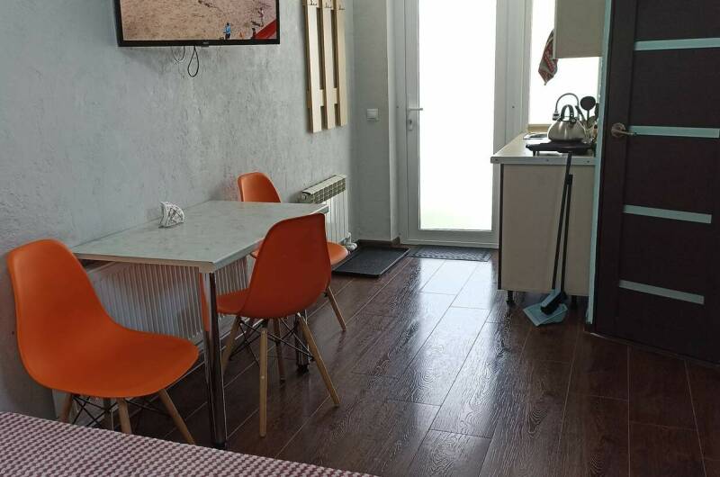 Трехместная «Студия № 3» (2-й этаж)