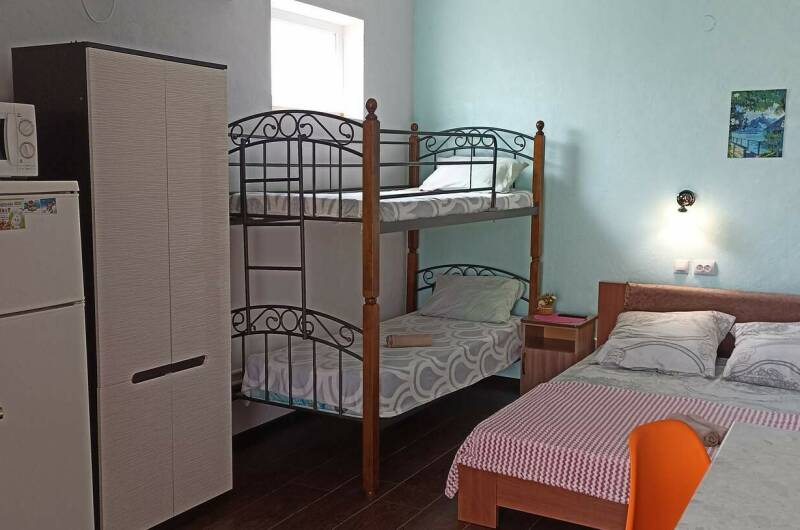 Трехместная «Студия № 3» (2-й этаж)