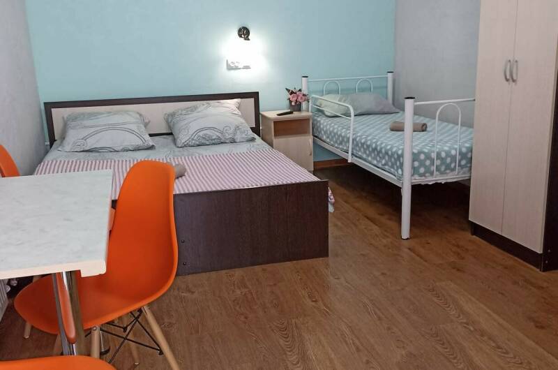 Трехместная «Студия № 4» (2-й этаж)