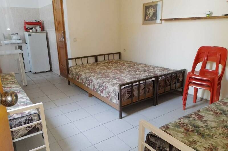 4-х местный номер отдельный вход, кухня и дворик