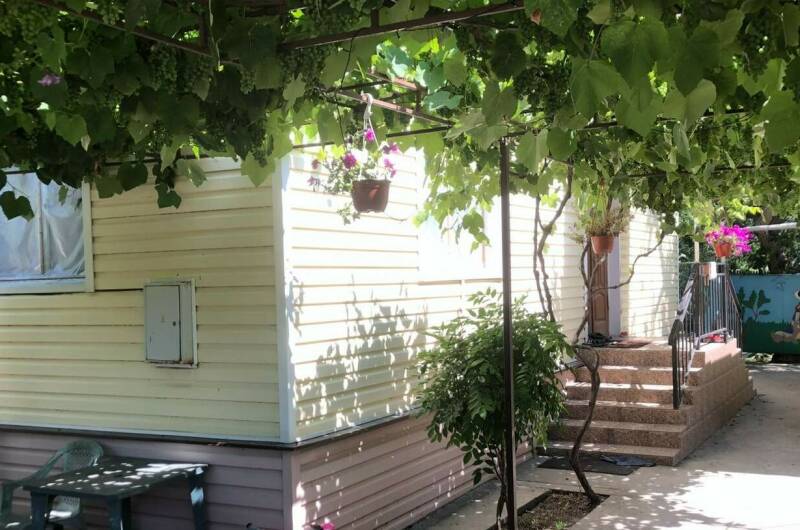 Домик на территории гостевого дома