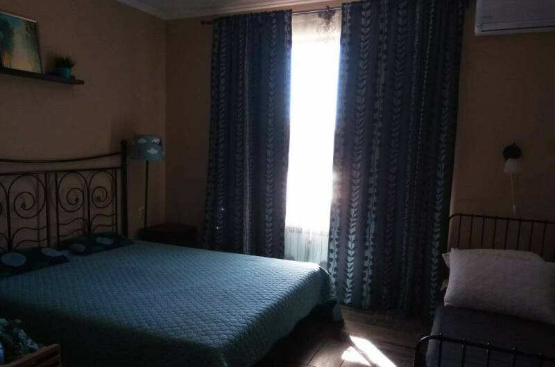 Трехместный номер на первом этаже без балкона