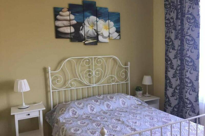 Двухкомнатный номер с балконом и видом на море