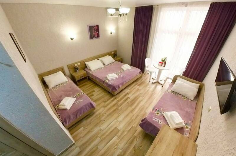 Номер «Стандарт» 4-х местный с балконом