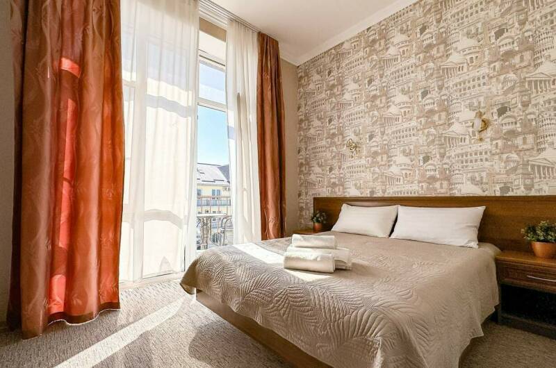 Трехместный с балконом (1, 2, 3 этажи)