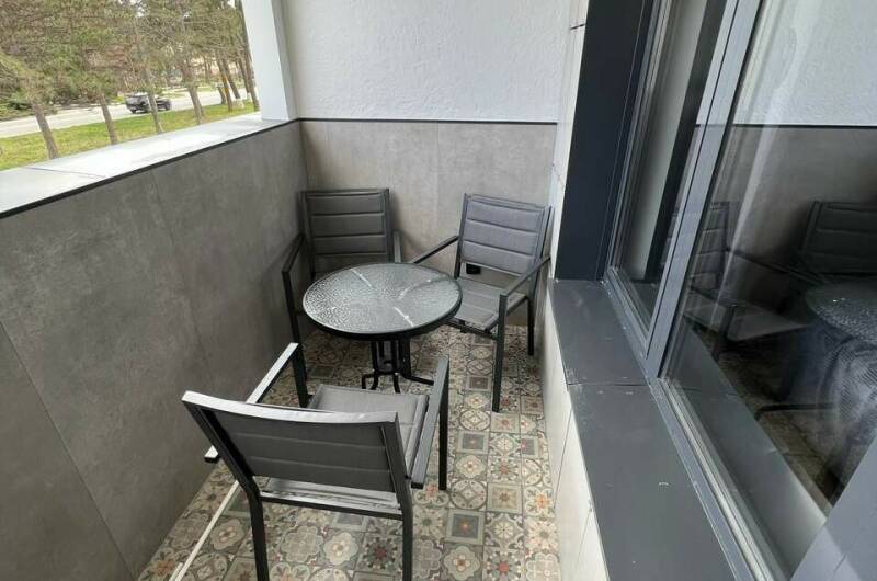 Апартаменты-студия Люкс для 4х гостей с балконом