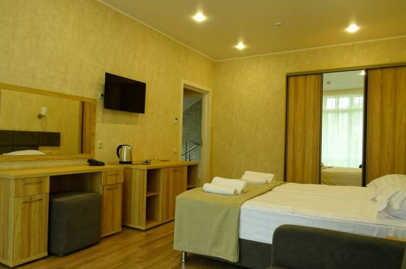 Трёхместный стандарт с балконом 1 этаж