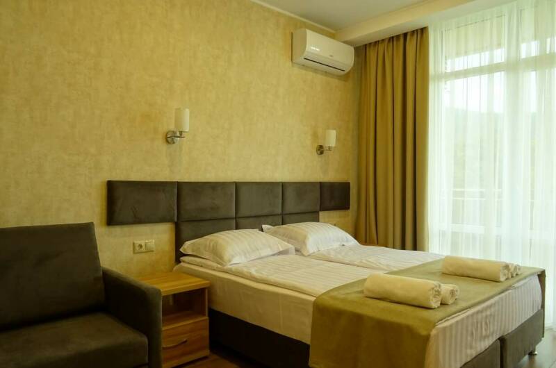 Трёхместный стандарт с балконом 1 этаж