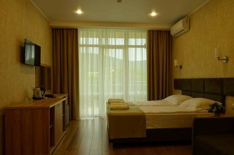 Четырёхместный стандарт с балконом 1 этаж