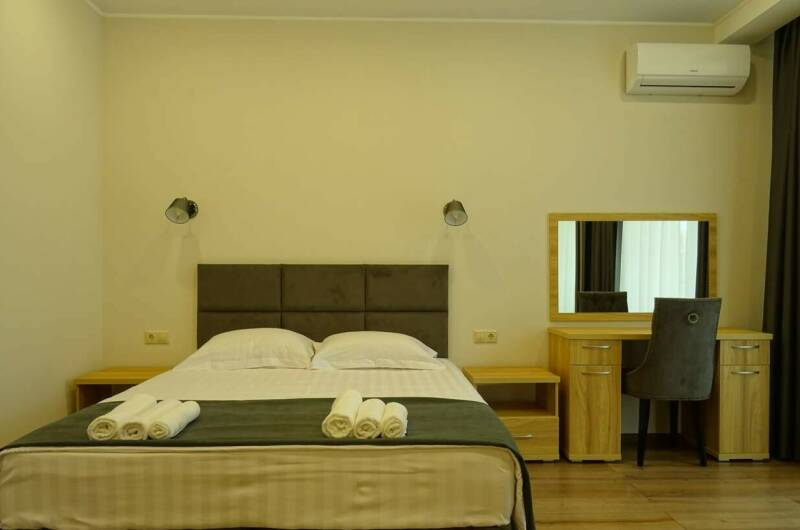 Двухкомнатный люкс с балконом 1 этаж