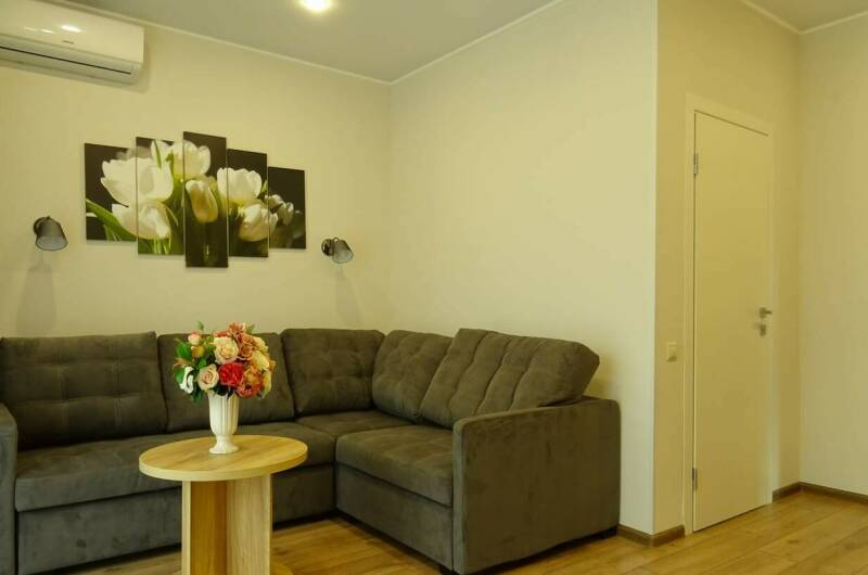 Двухкомнатный люкс с балконом 1 этаж