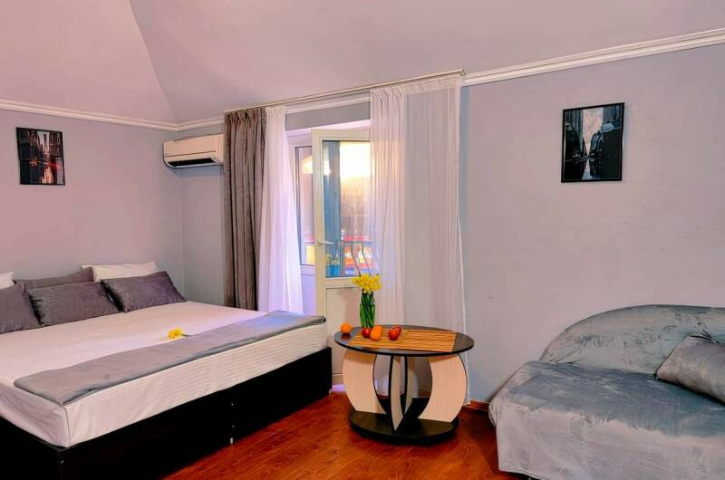 Четырёхместный номер «Полулюкс» с балконом