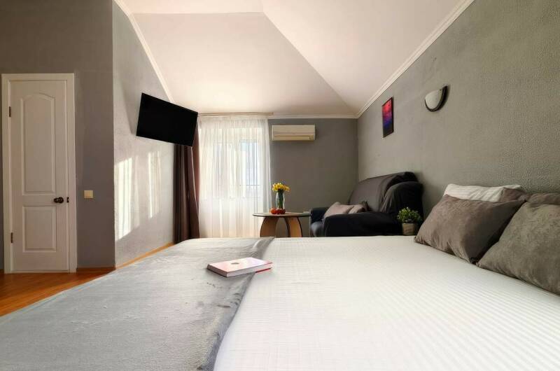 Пятиместный номер «Полулюкс» с балконом