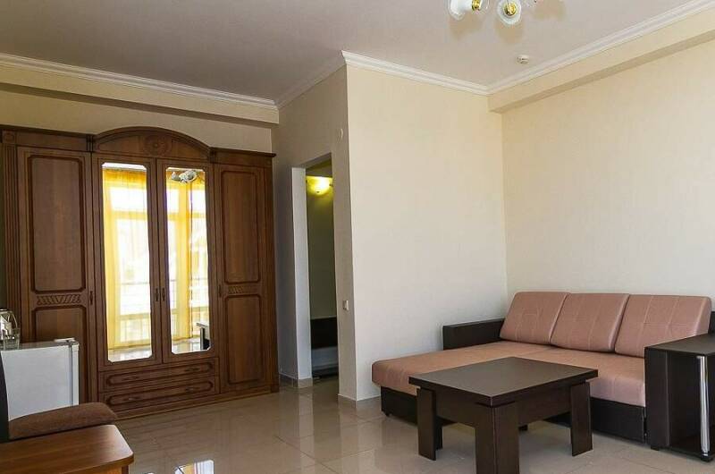 Люкс двухкомнатный номер с балконом