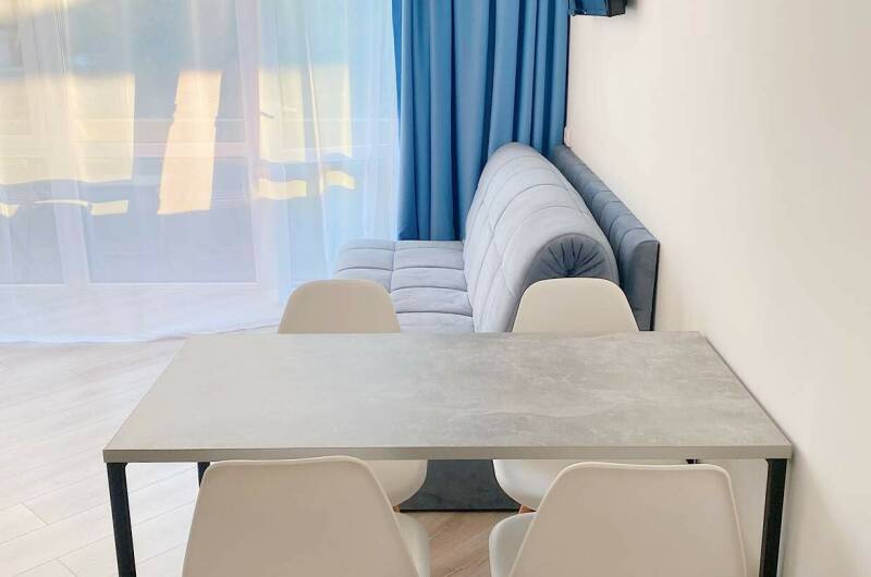 4-местный «Люкс» (с балконом, вид на бассейн)