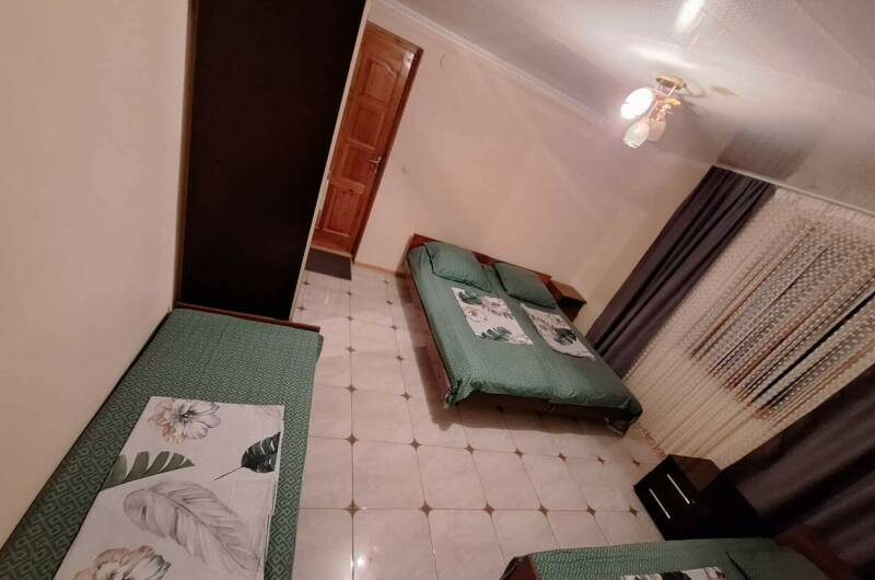 Четырёхместный номер «Стандарт» с видом на сад