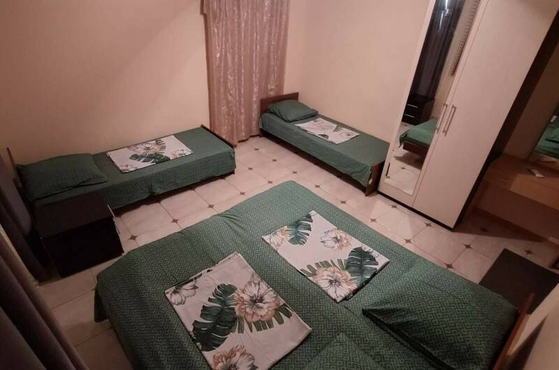 Четырёхместный номер «Стандарт» с видом на сад