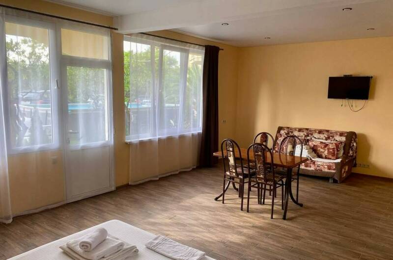 Студия с кухней