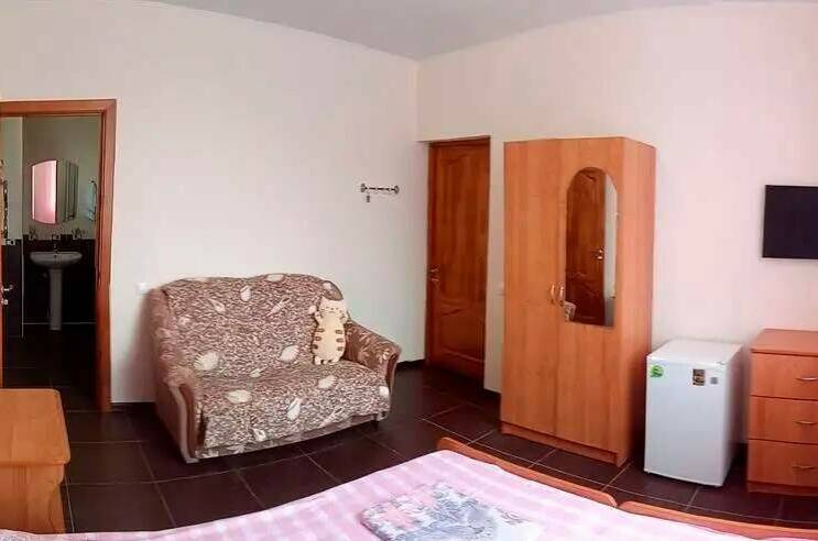 Стандартный номер (вид во двор)