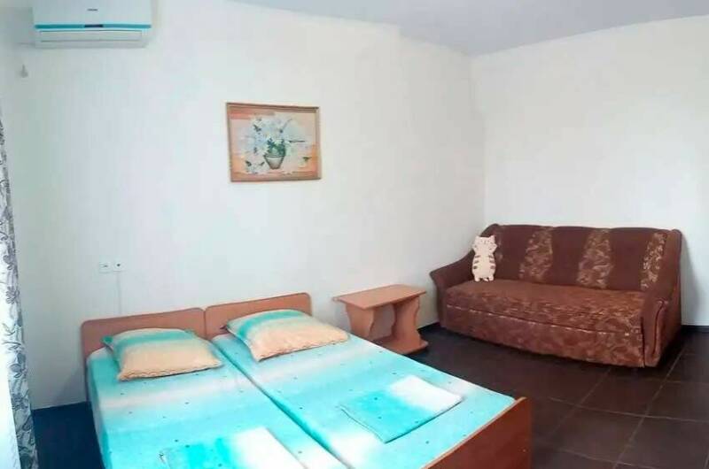 Стандартный номер (вид на сад)